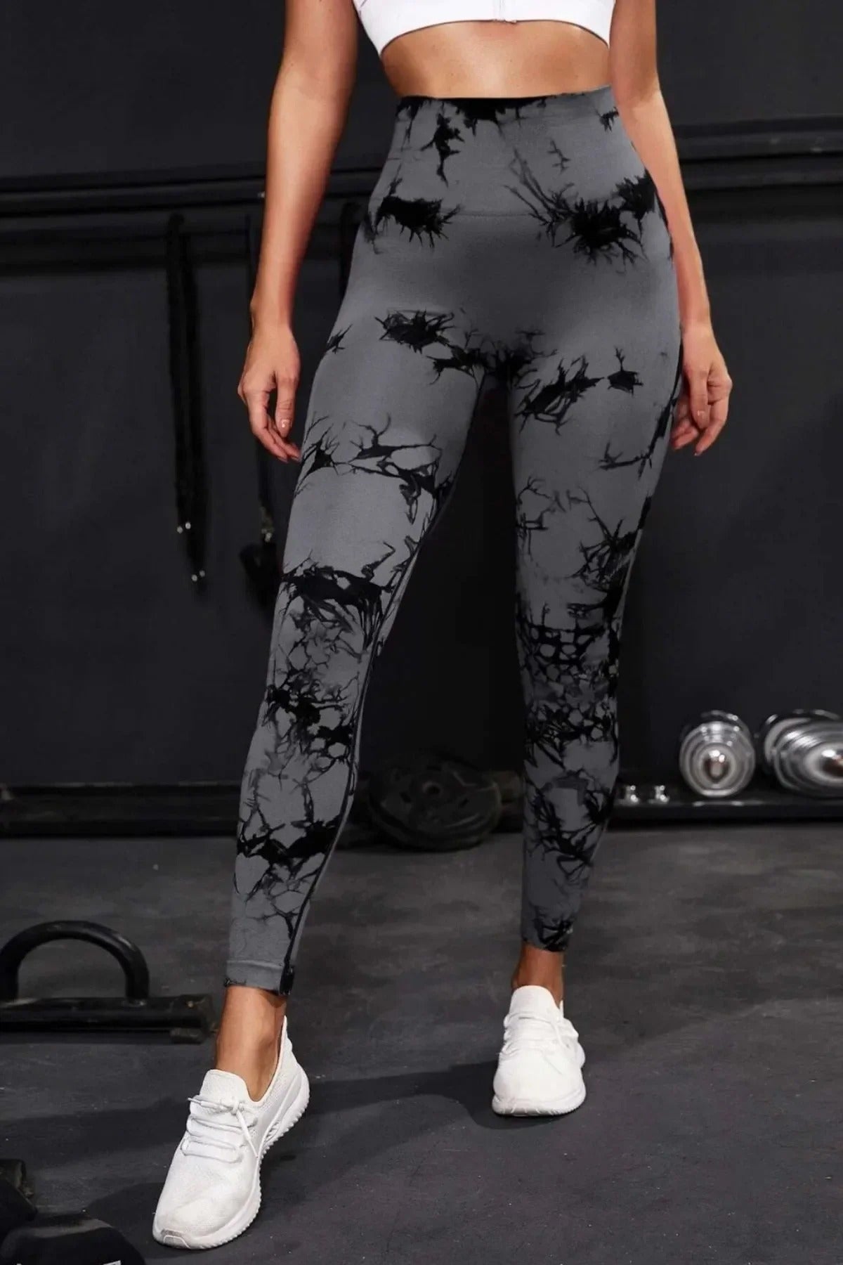Nahtlose Leggings mit Raffungen und Batikmuster – Schwarz